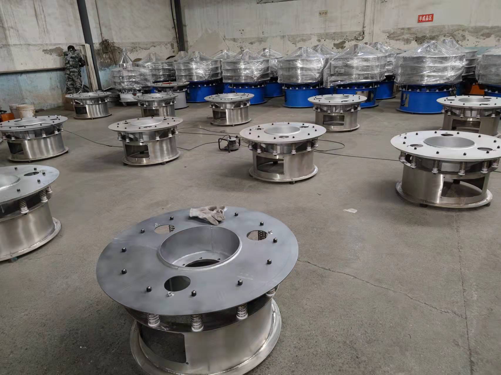 80臺超聲波振動篩生產趕制中