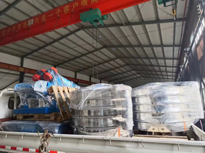 平臺、振動篩系列發貨