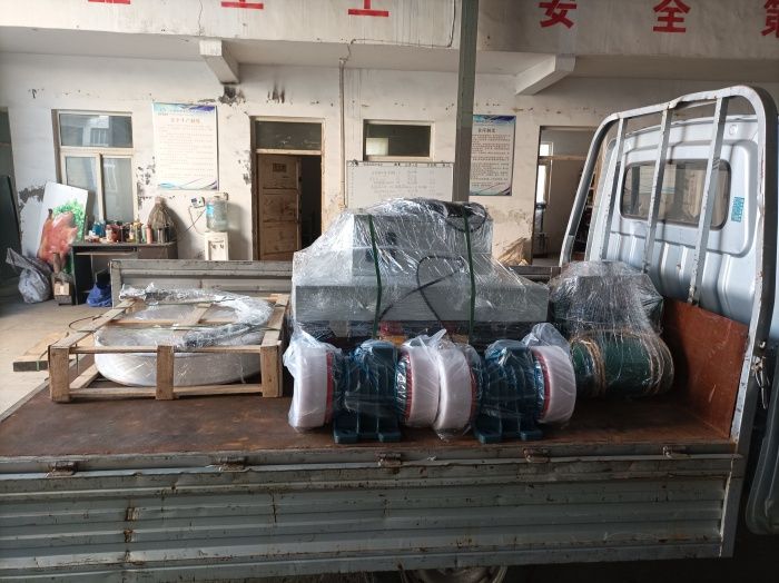 振動(dòng)平臺(tái)、電機(jī)發(fā)貨
