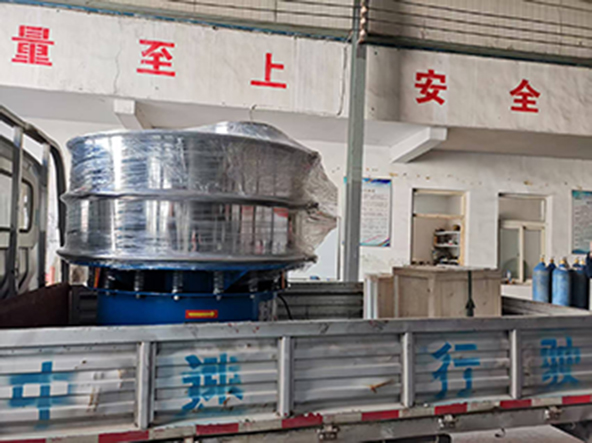 1200型旋振篩、200型檢驗篩發貨