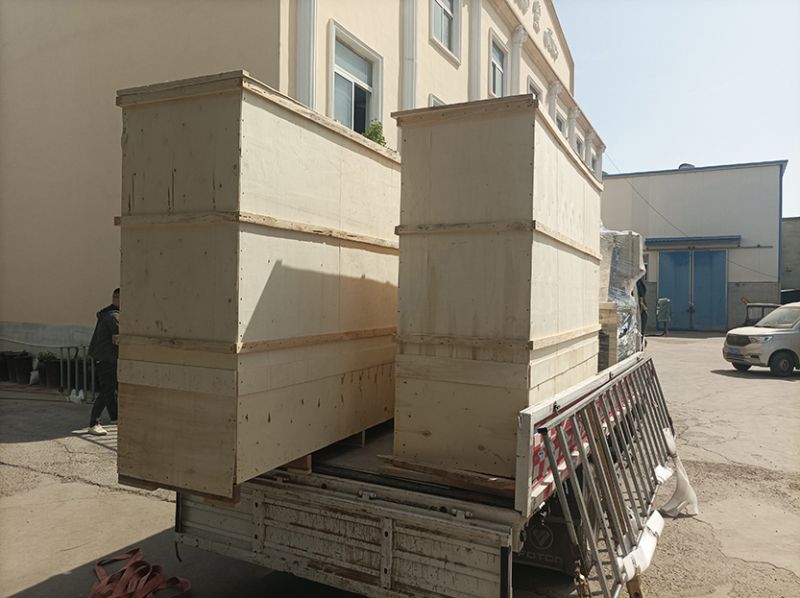 三臺上料機+1臺投料站發貨