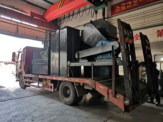 NE板鏈式提升機發貨